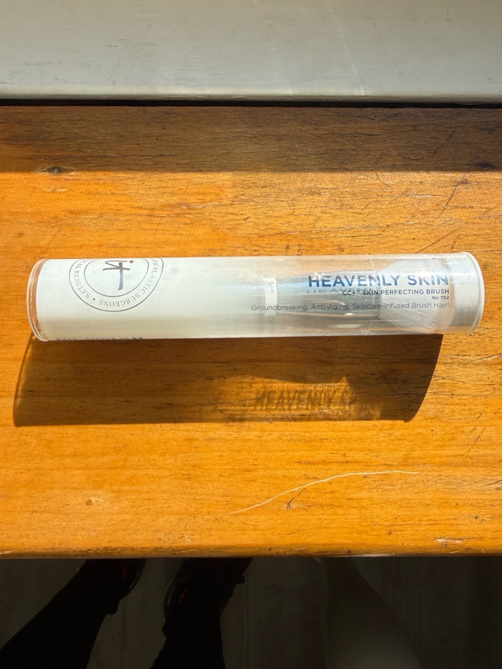 New It Cosmetics Heavenly Skin CC+ #702 Skin Perfecting Brush